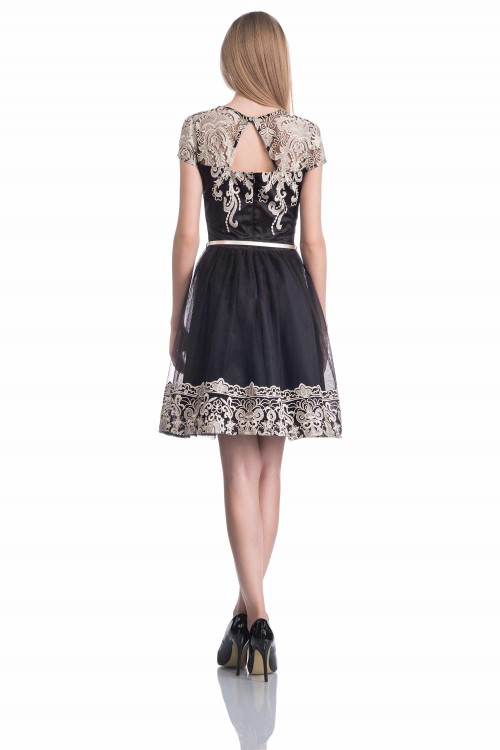 Rochie neagra cu tull si...