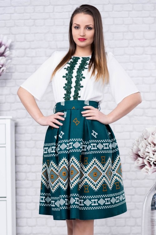 Rochie verde cu motive...