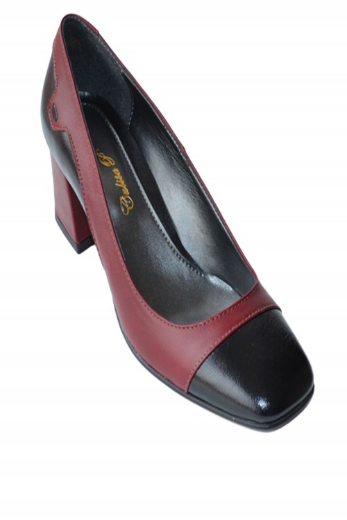 Pantofi cu toc patrat negru...